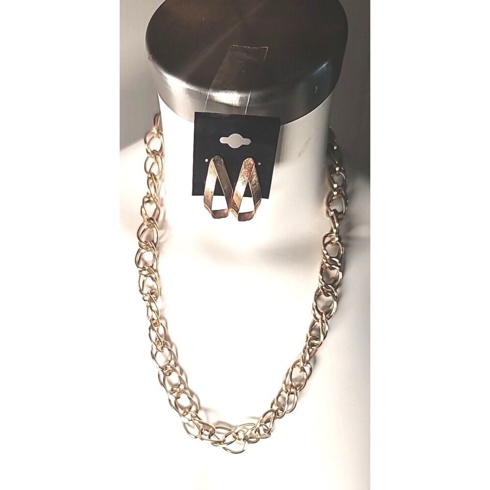 Vintage Goldtone Chain Necklace  And Matching Goldtone Earrings Set